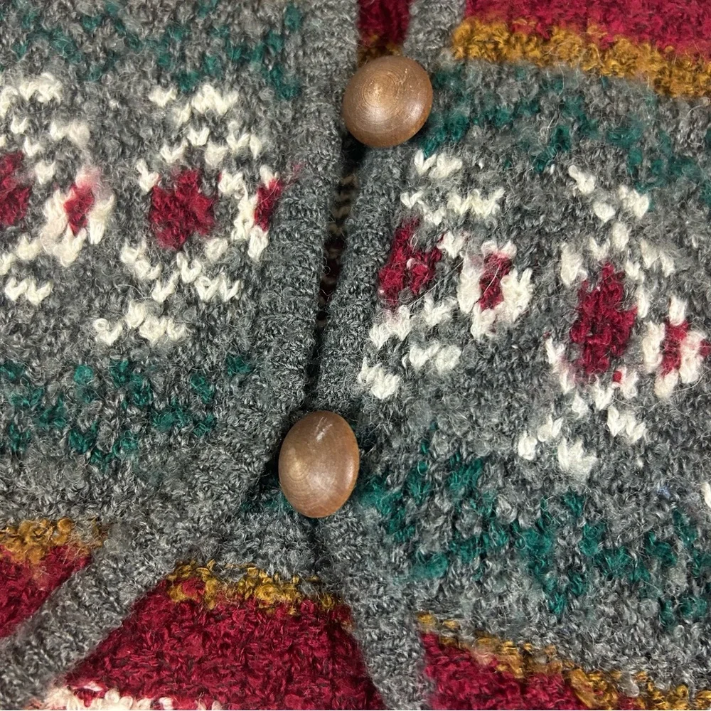 Lizsport petite knit sweater vest wood buttons cozy